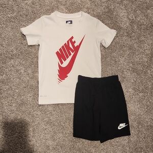 Nike Outfit Size 6